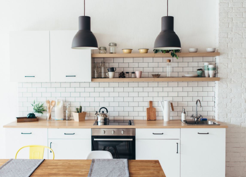 11 идей для обустройства узкой кухни без перепланировки