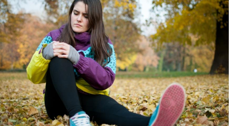 Почему осенью беспокоят боли в суставах и как избежать обострений?