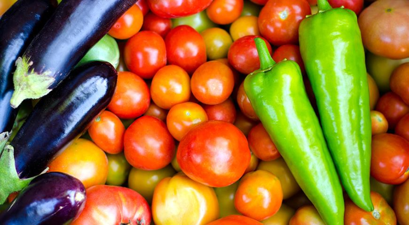 Семена томатов, перцев и баклажанов: краткая подсказка по выбору сортов и гибридов для посева на рассаду