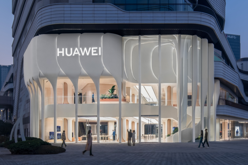 Открыт флагманский магазин Huawei в Шанхае
